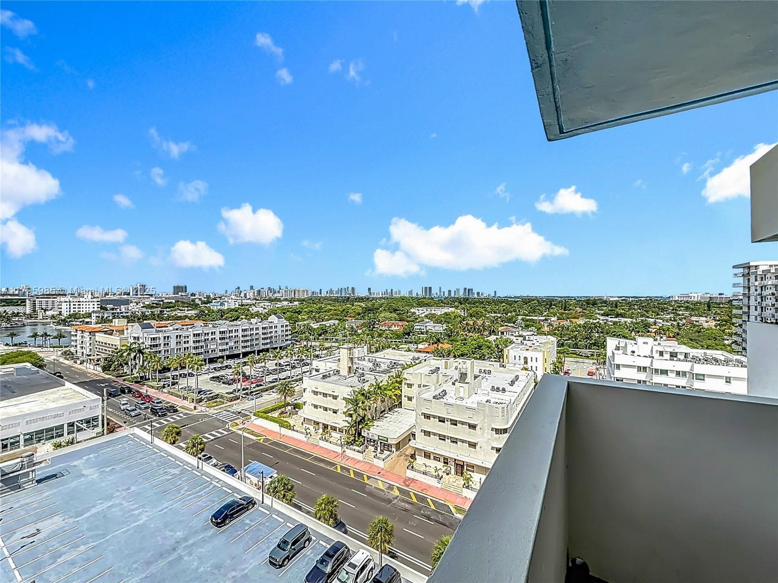 A11795985 — Miami Beach — 30