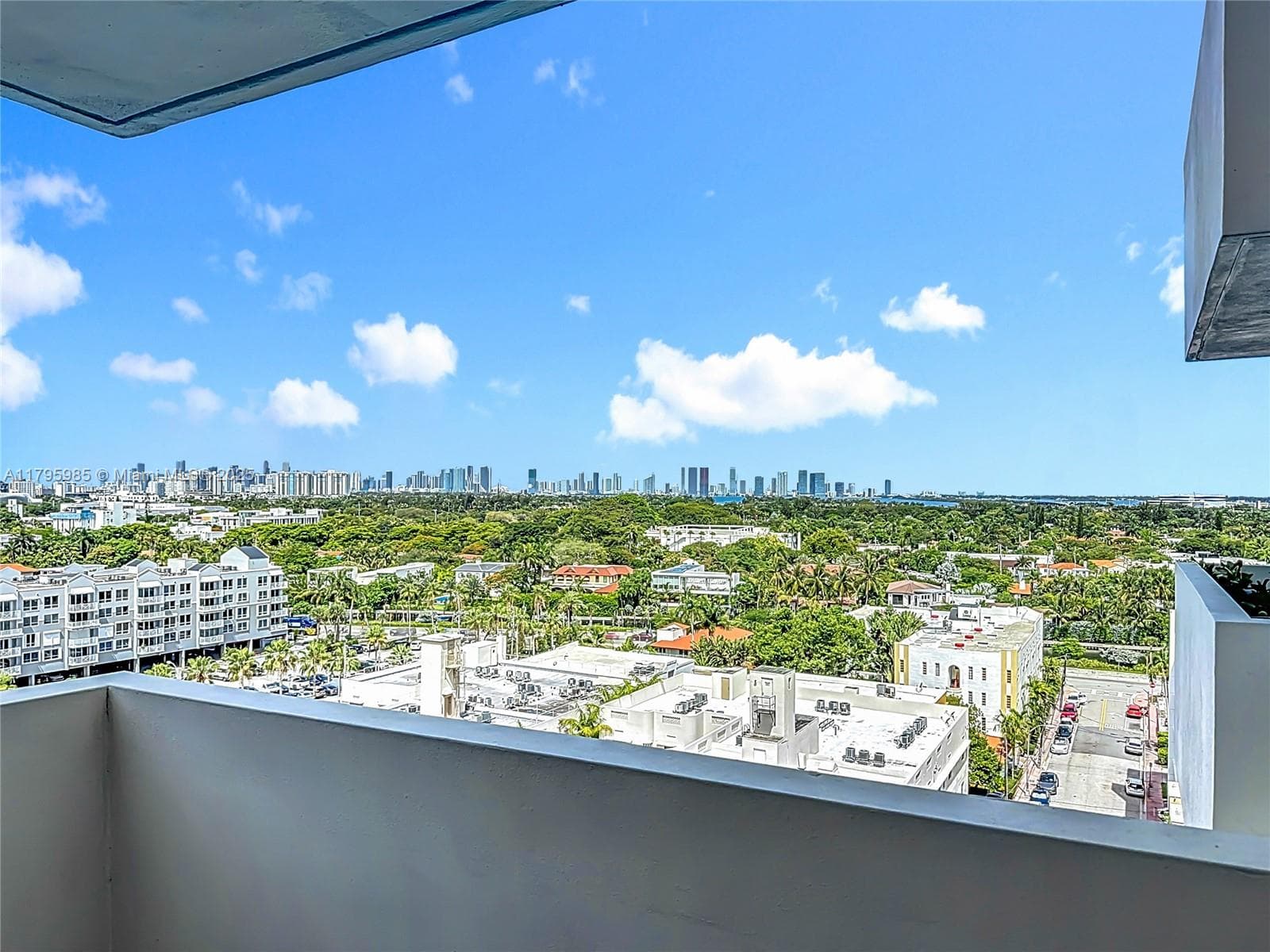 A11795985 — Miami Beach — 31