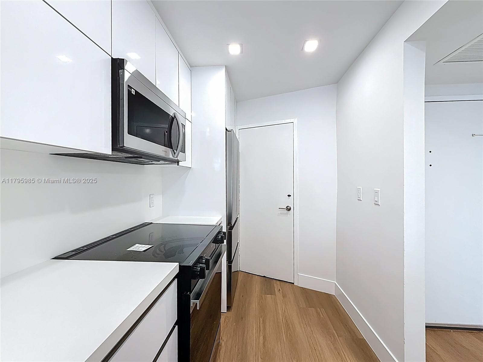A11795985 — Miami Beach — 8