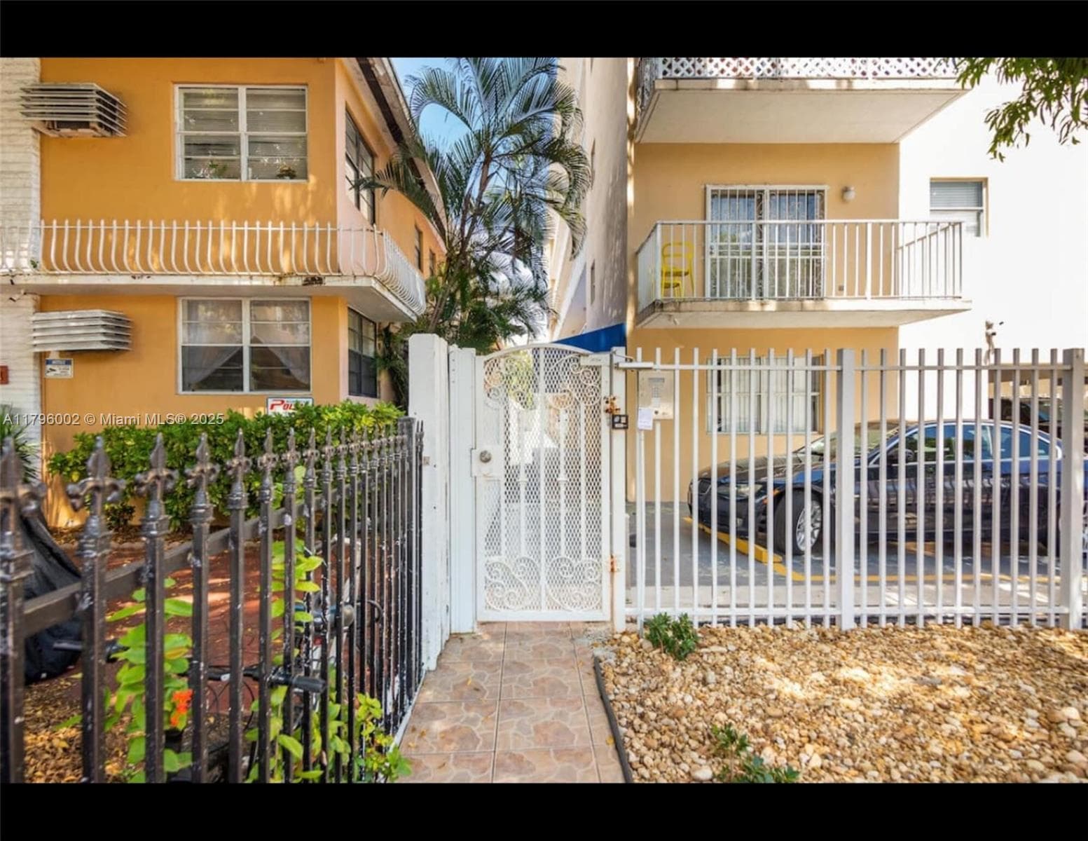 A11796002 — Miami Beach
