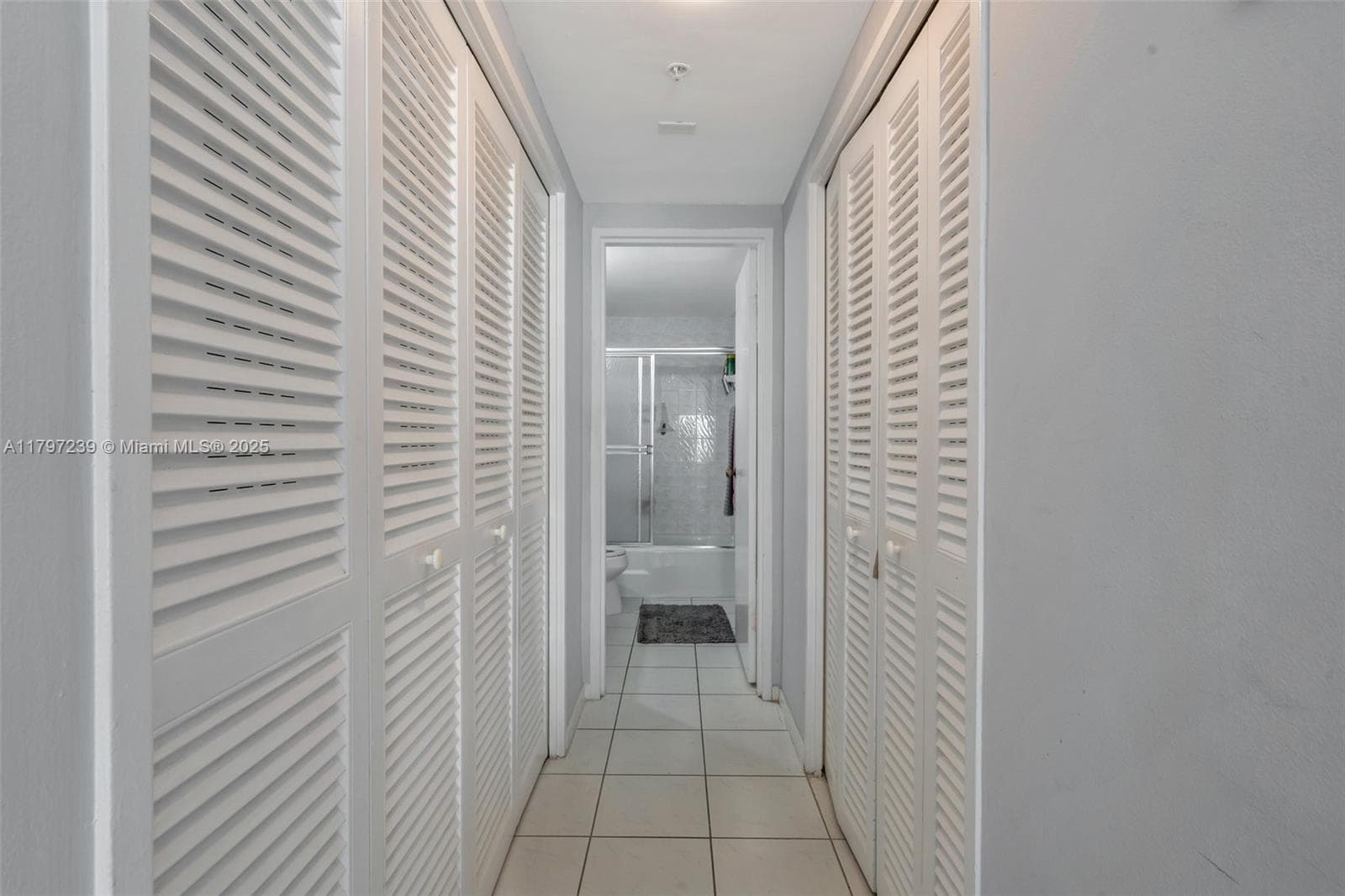 A11797239 — Miami Beach — 16