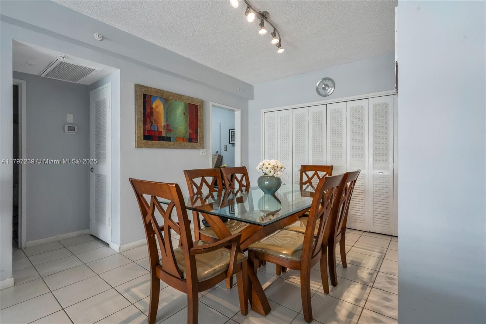A11797239 — Miami Beach — 12