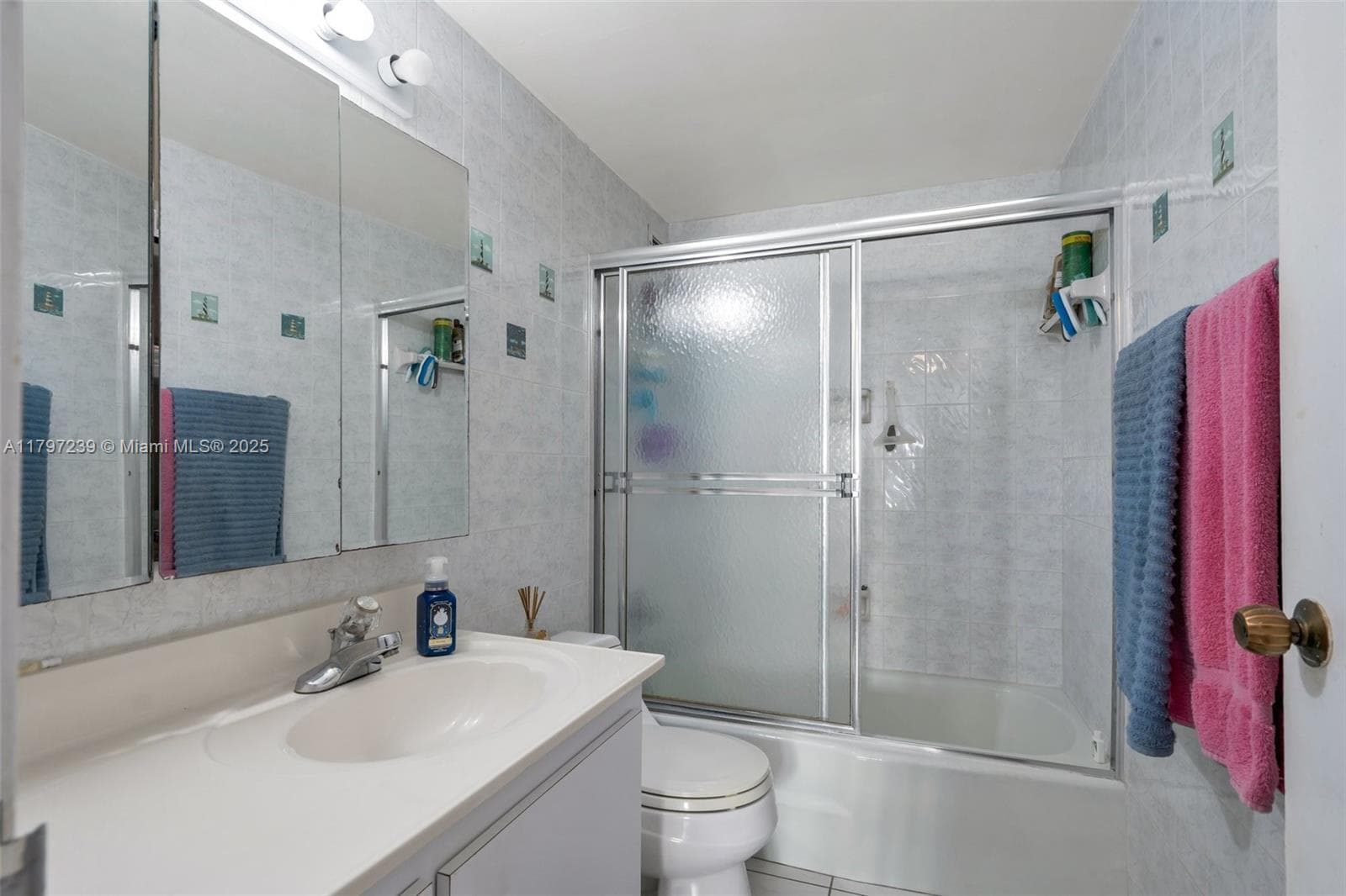 A11797239 — Miami Beach — 22