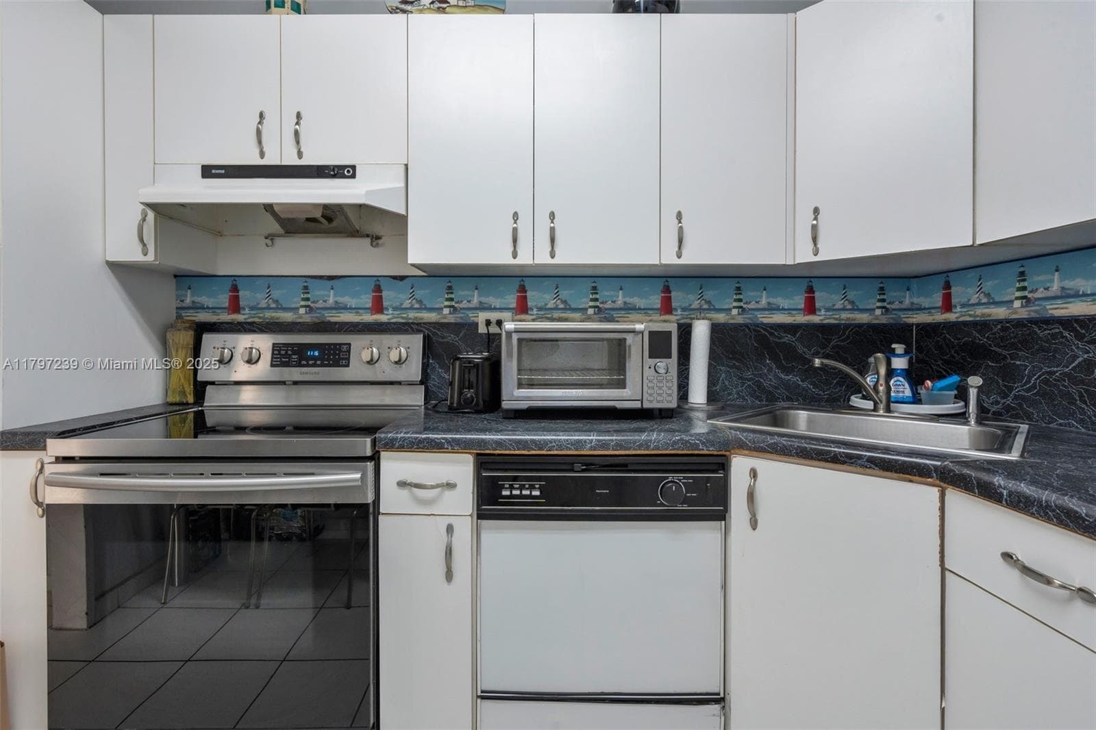 A11797239 — Miami Beach — 20