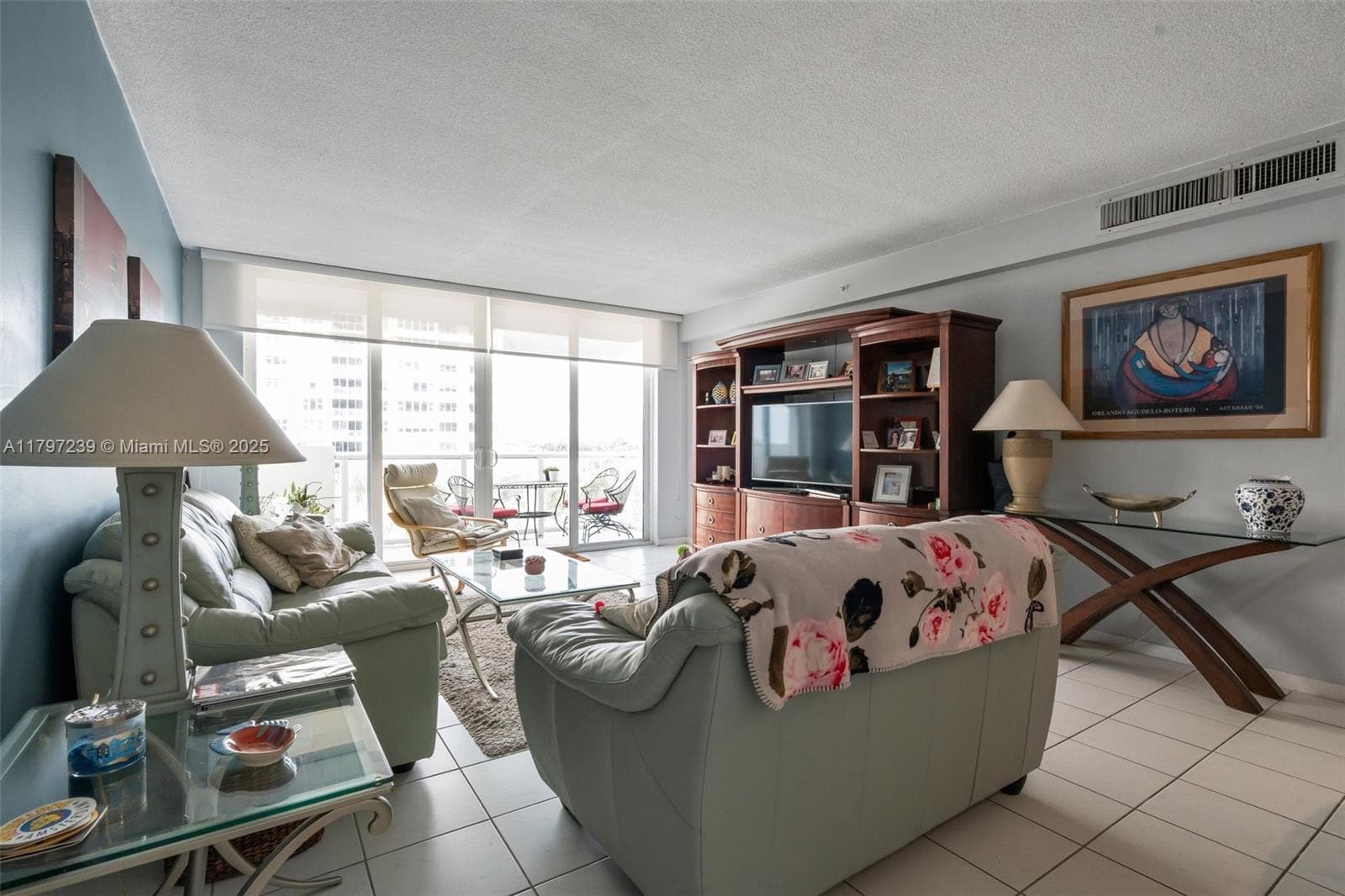 A11797239 — Miami Beach — 9