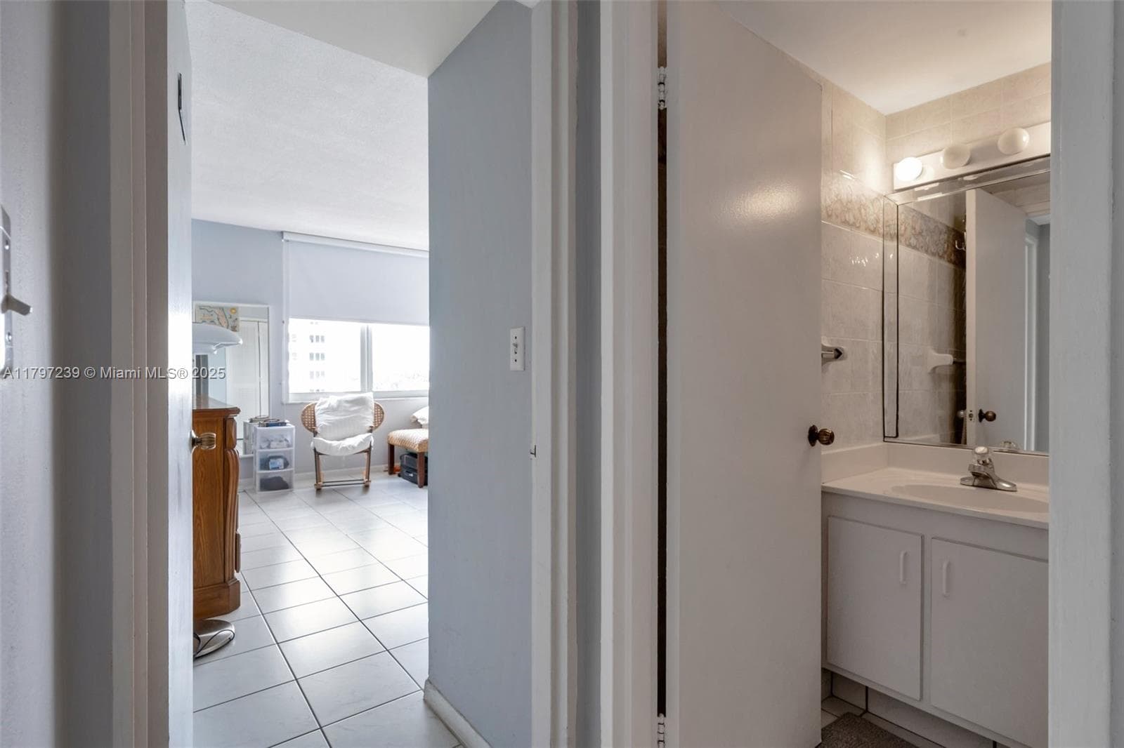 A11797239 — Miami Beach — 24