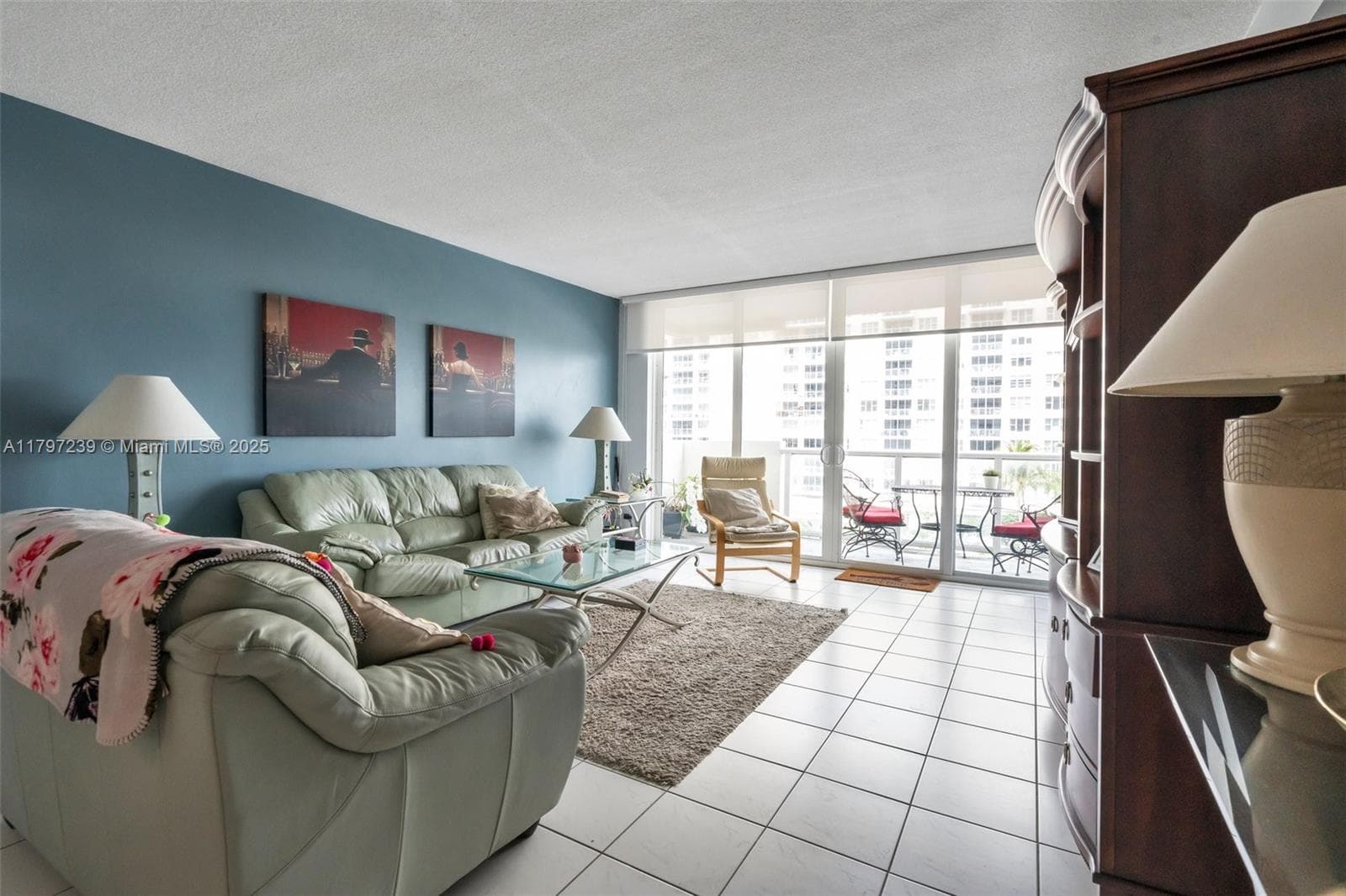 A11797239 — Miami Beach — 10