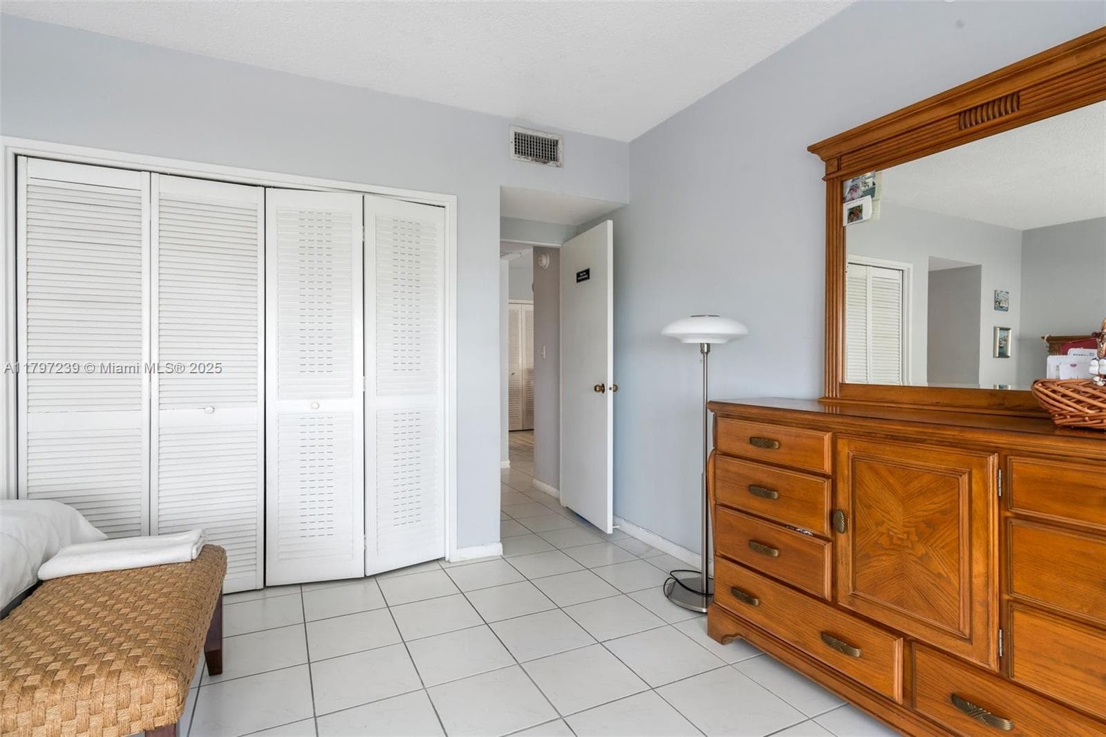 A11797239 — Miami Beach — 11