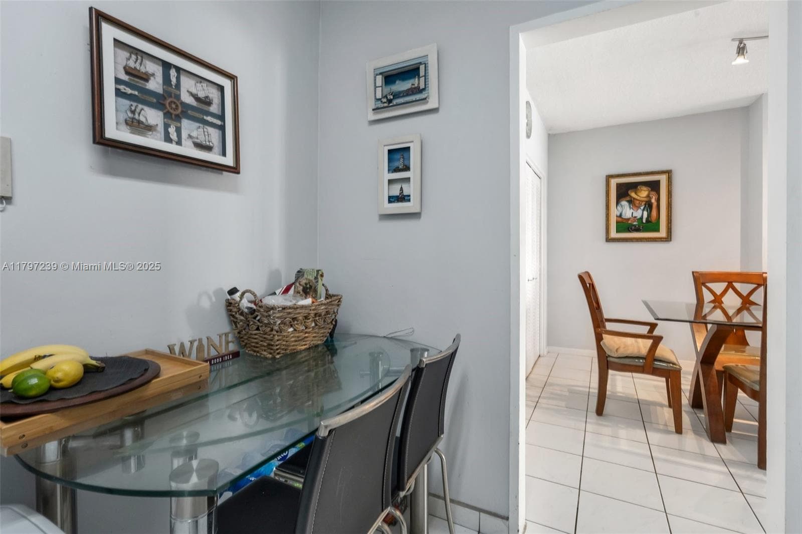 A11797239 — Miami Beach — 21