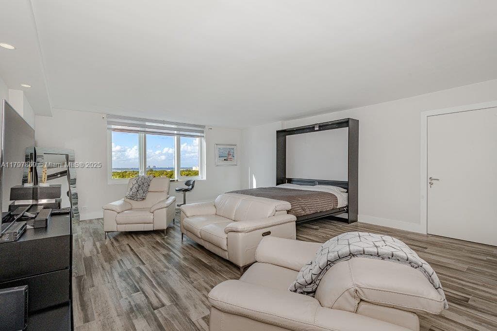 A11797869 — Miami Beach — 6