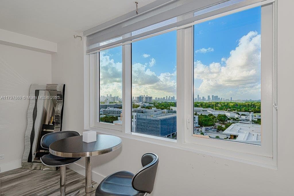A11797869 — Miami Beach — 16