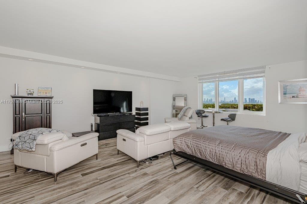 A11797869 — Miami Beach — 7
