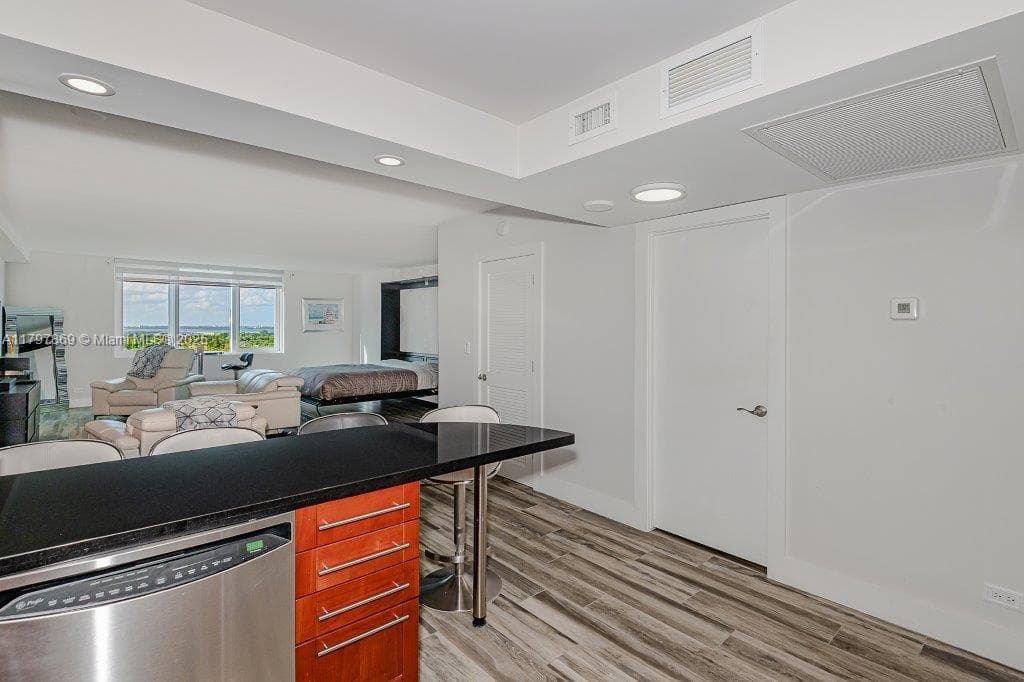 A11797869 — Miami Beach — 3