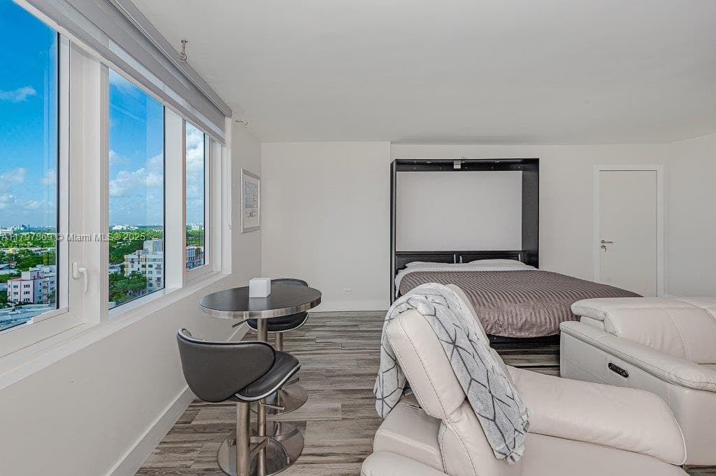 A11797869 — Miami Beach — 14