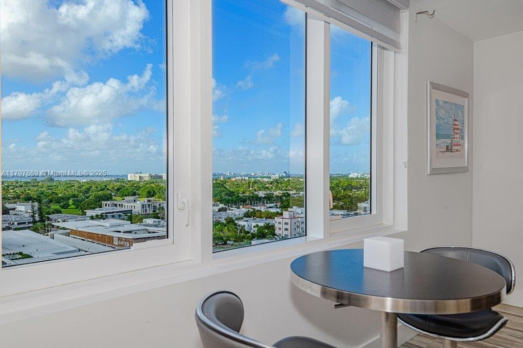 A11797869 — Miami Beach — 15