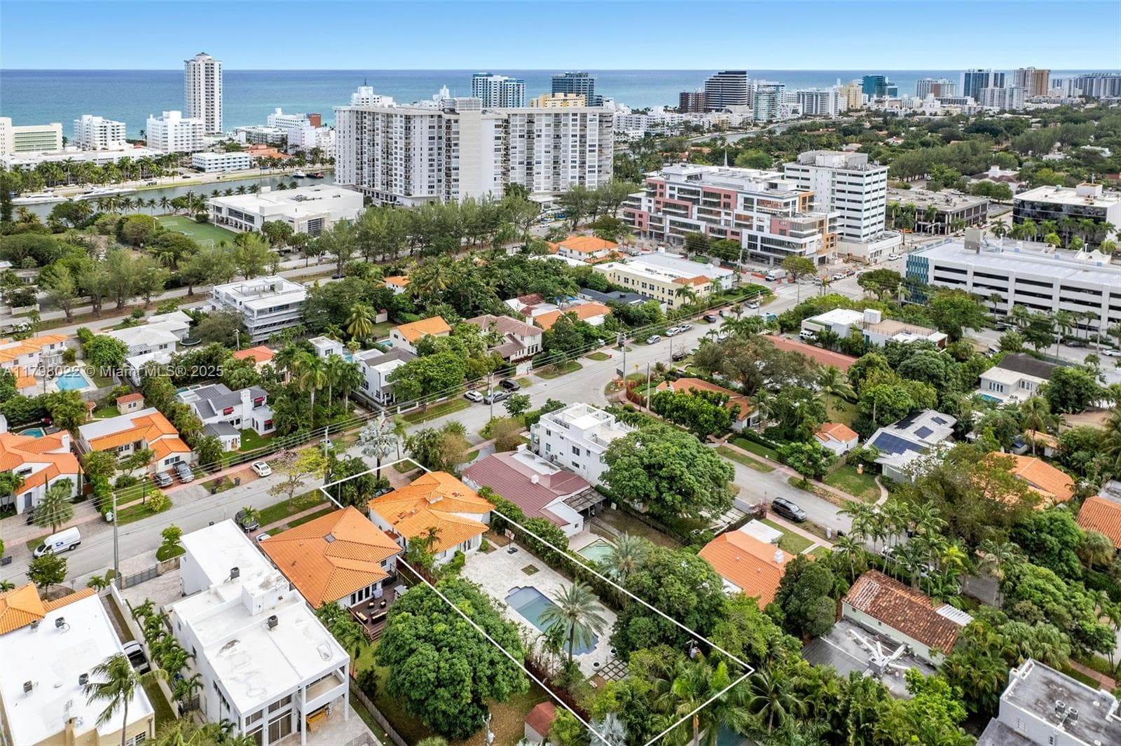 A11798022 — Miami Beach