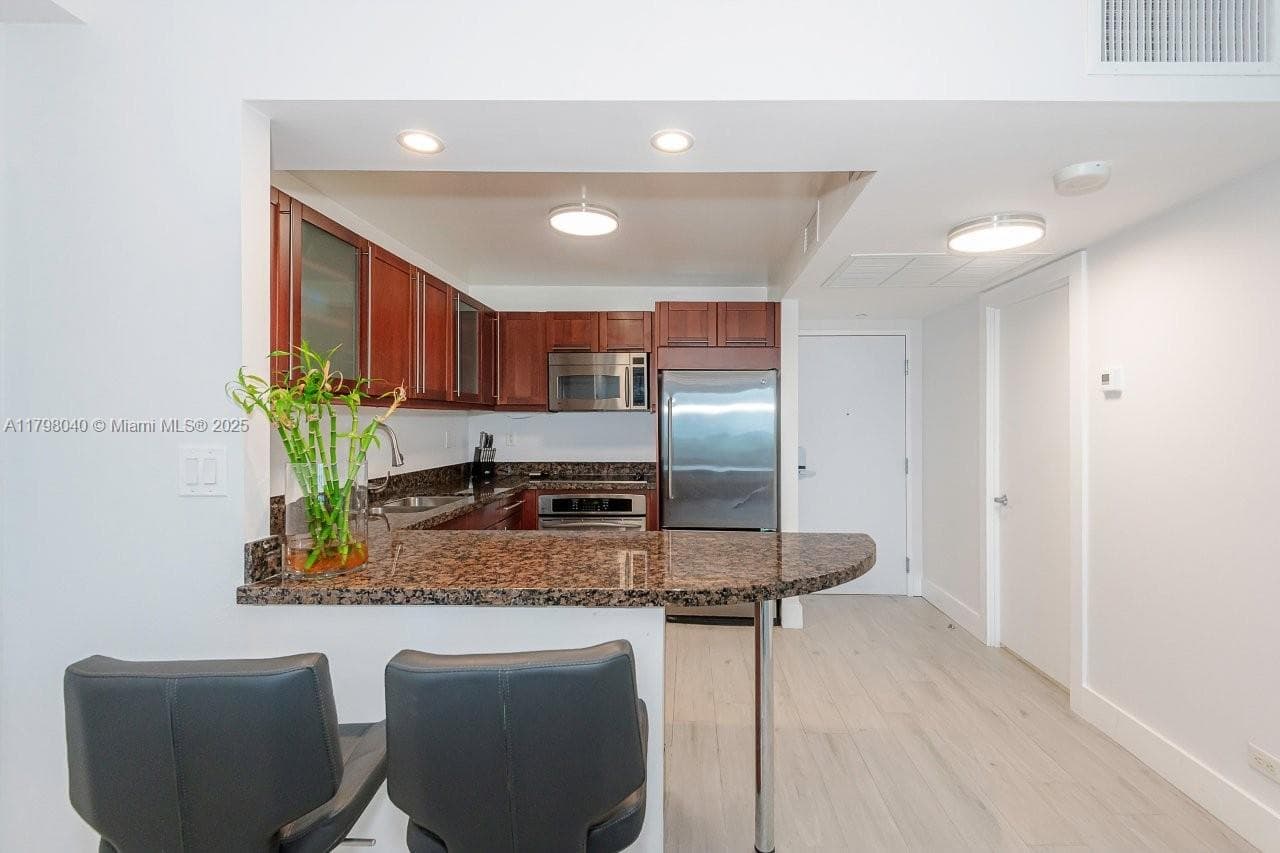 A11798040 — Miami Beach — 17