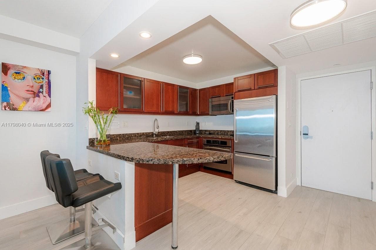 A11798040 — Miami Beach — 18