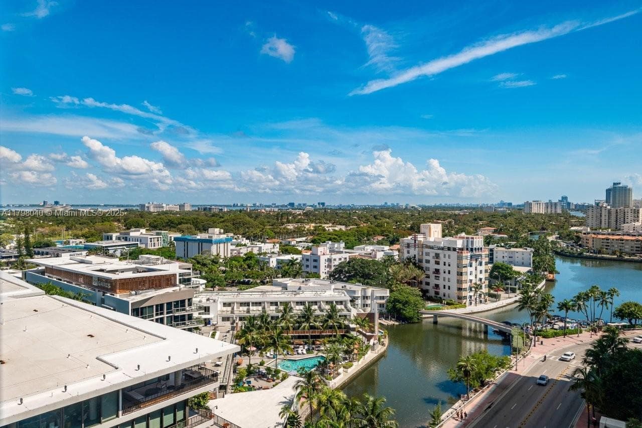 A11798040 — Miami Beach — 25