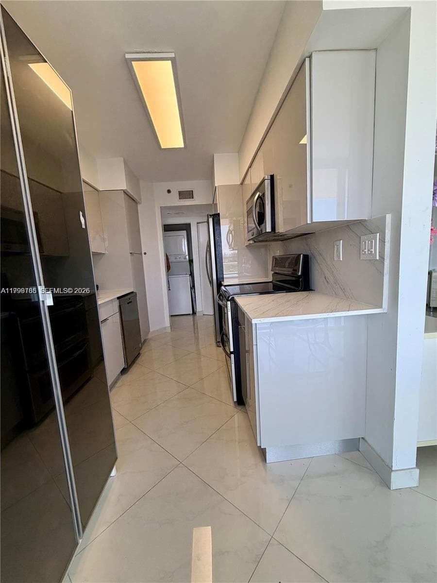 A11798785 — Miami Beach — 14