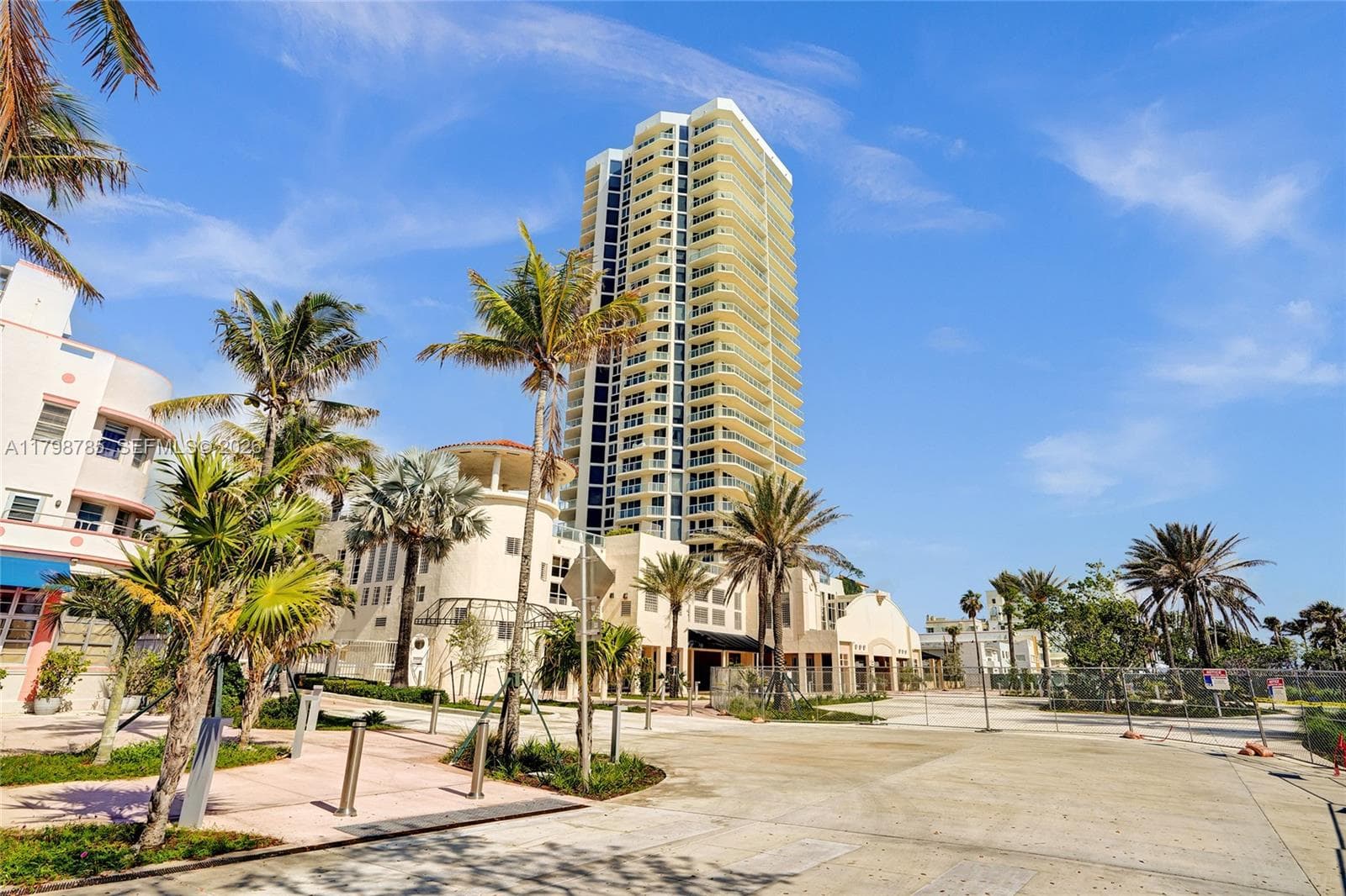 A11798785 — Miami Beach — 19