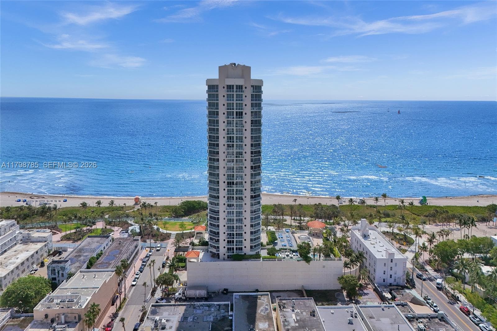 A11798785 — Miami Beach — 40