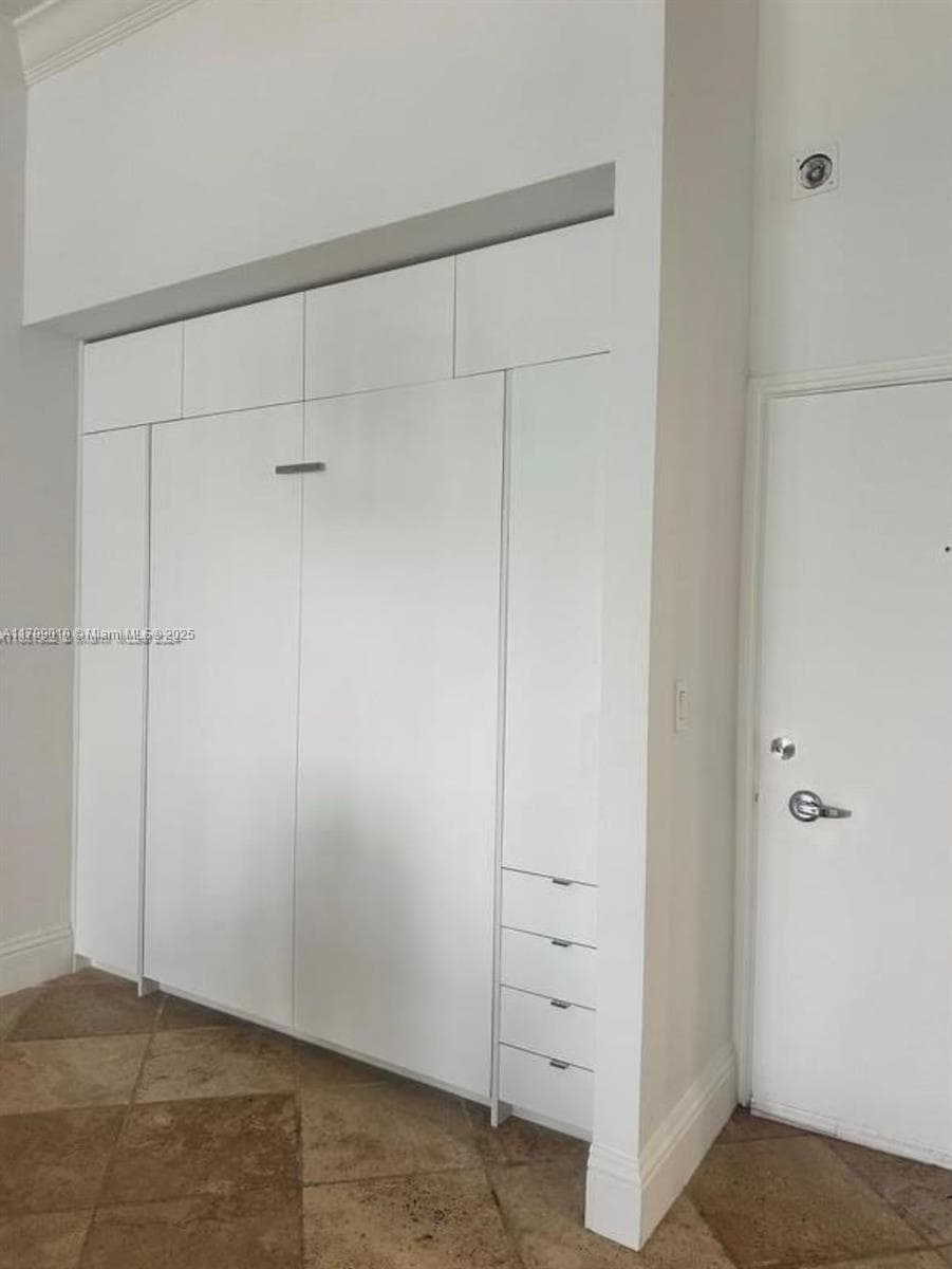 A11799010 — Miami Beach — 5