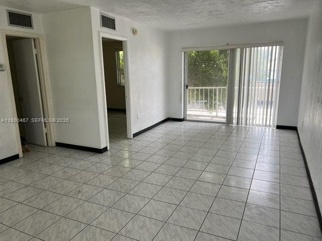 A11800467 — Miami Beach — 10