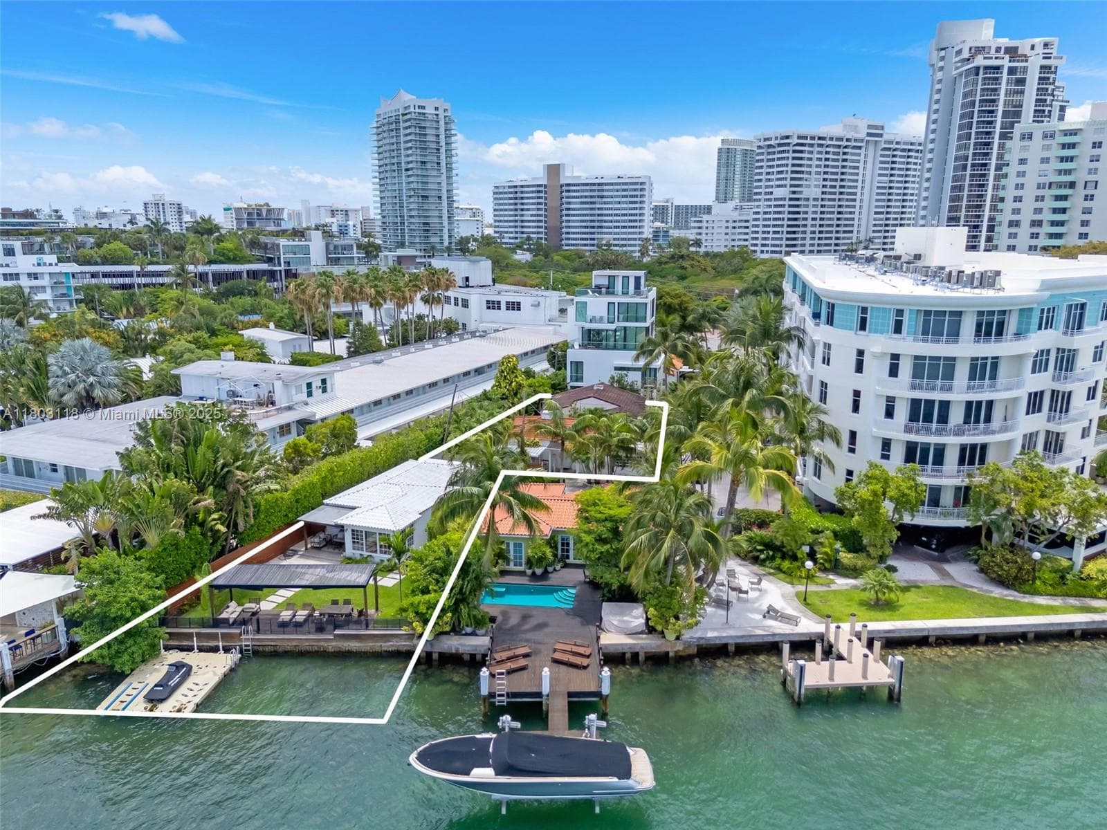 A11803118 — Miami Beach — 2