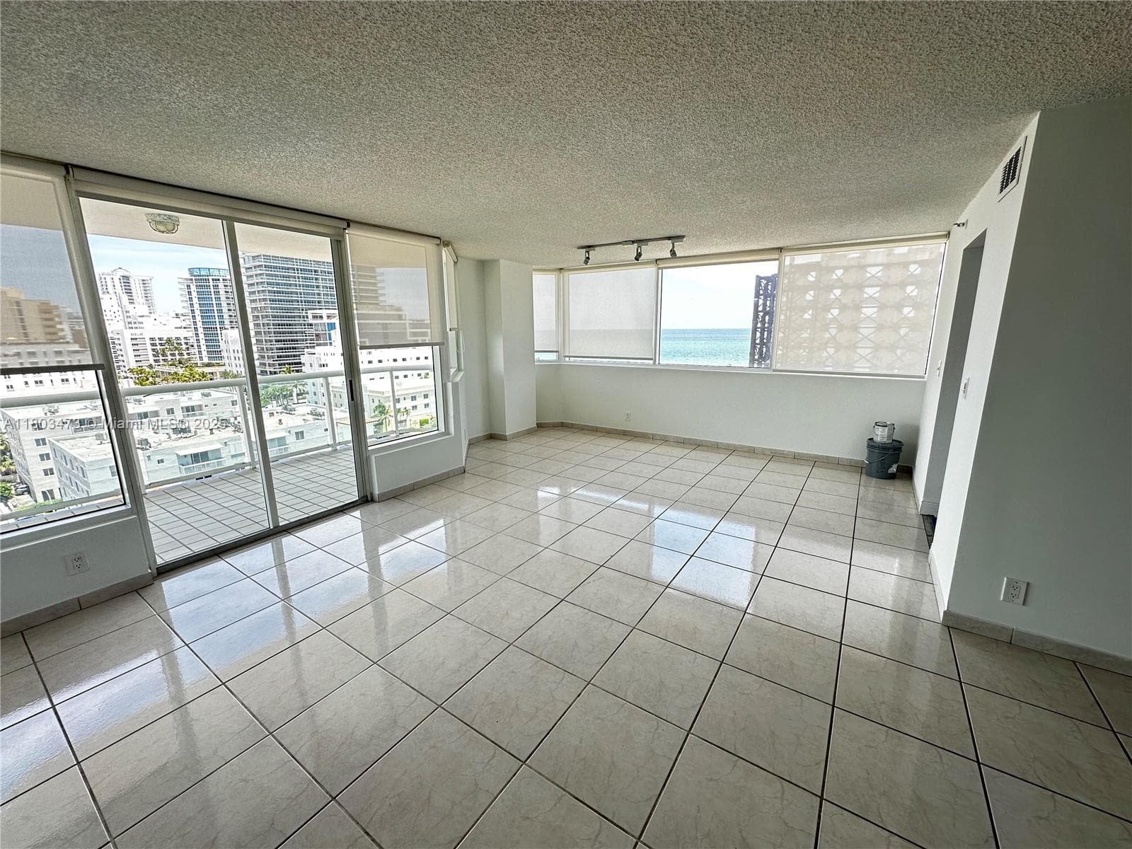 A11803473 — Miami Beach — 3