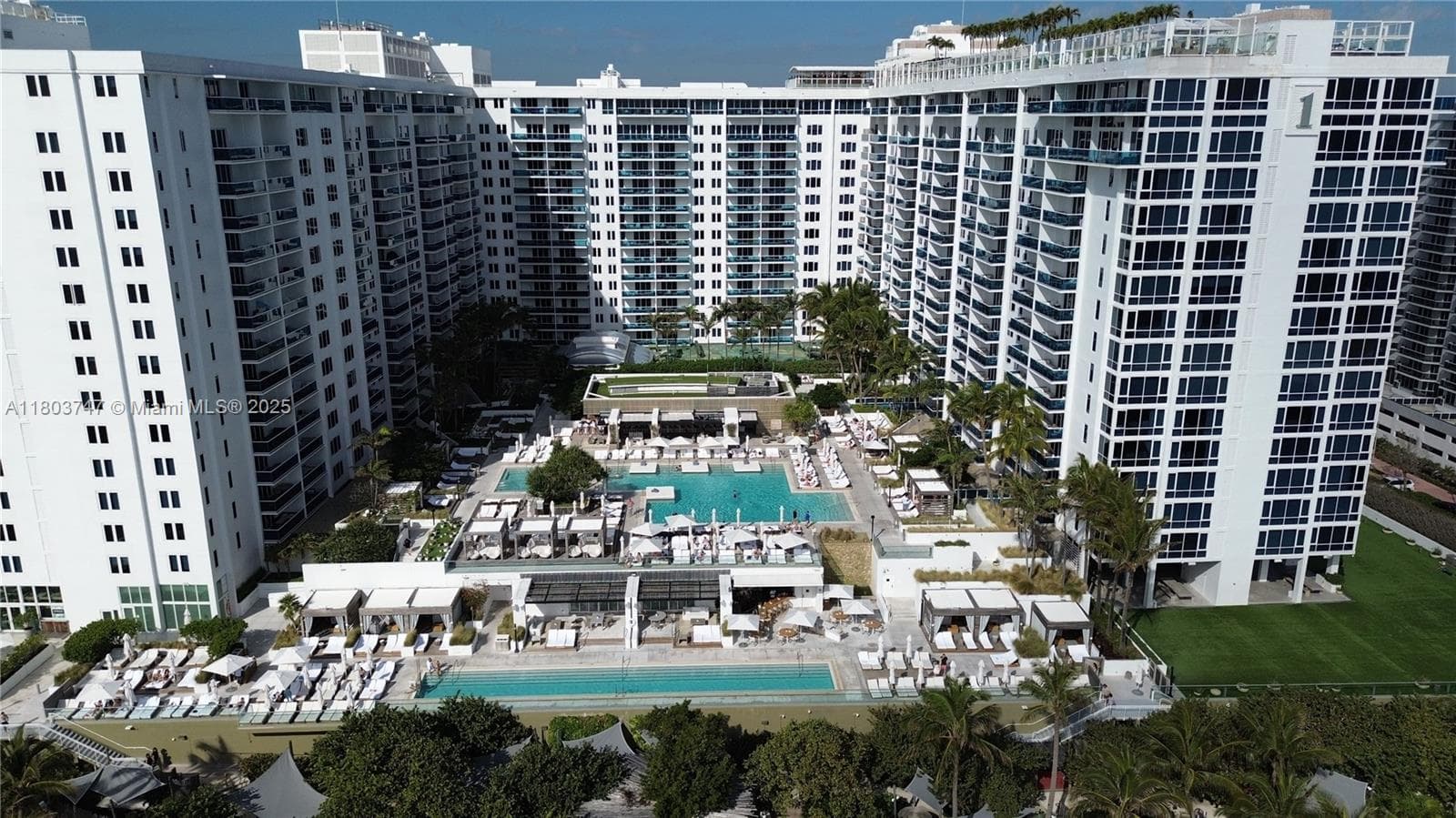 A11803747 — Miami Beach — 30
