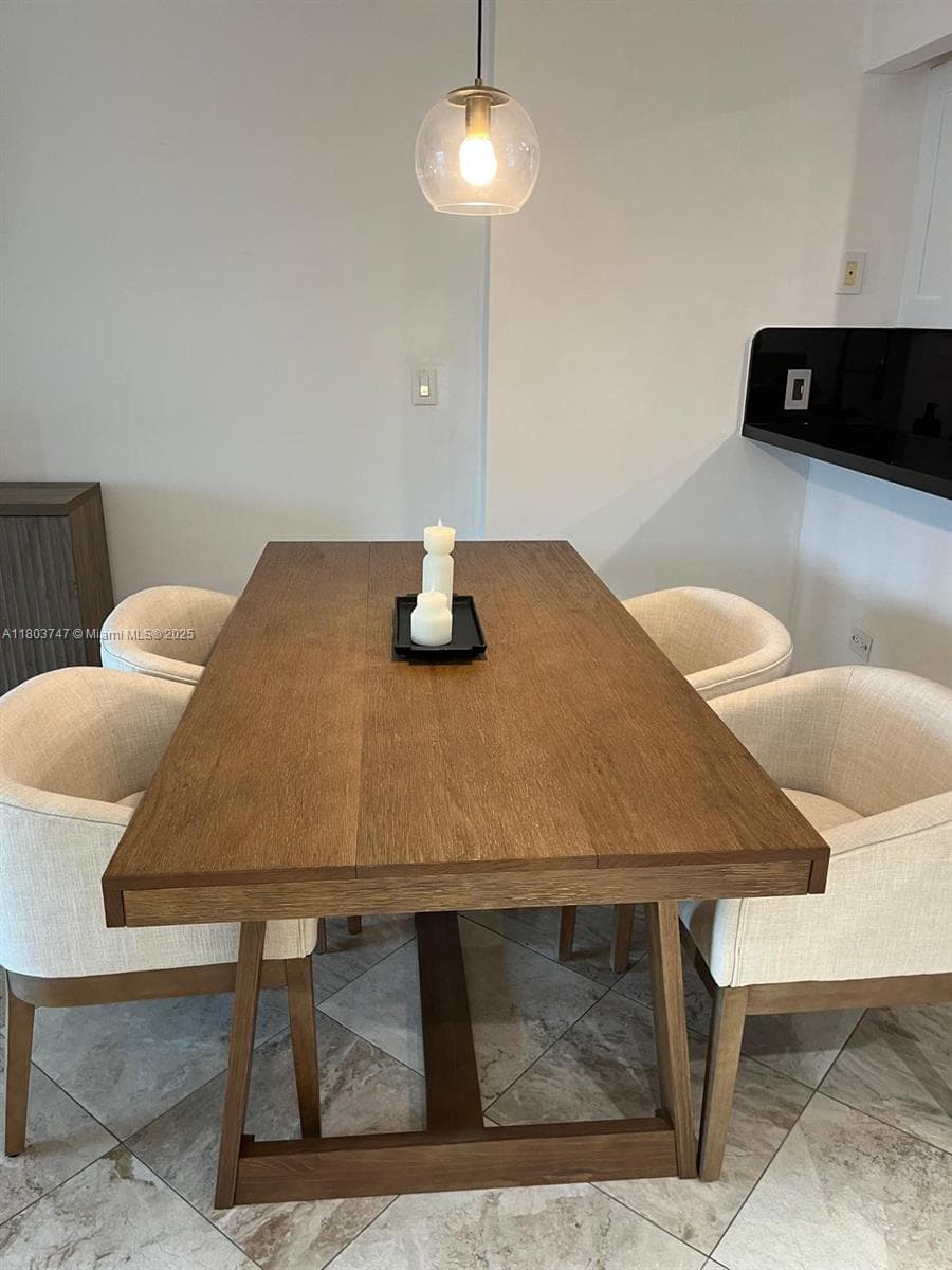 A11803747 — Miami Beach — 4