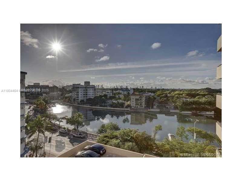 A11804454 — Miami Beach — 22