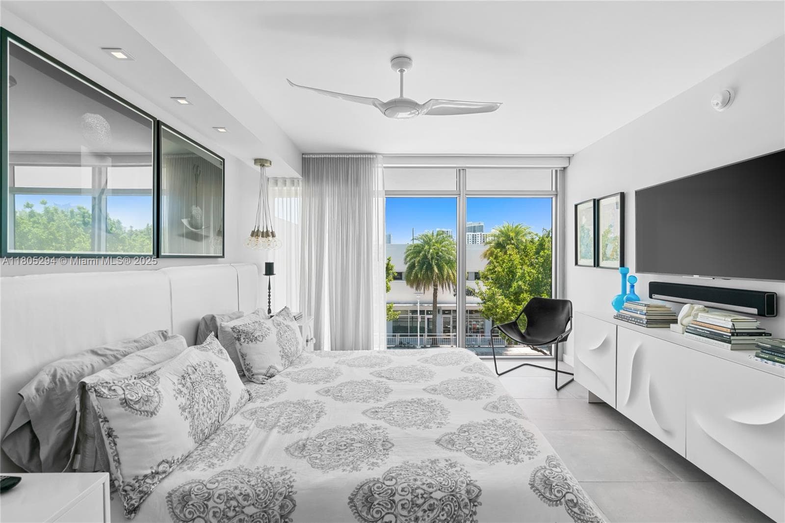 A11805294 — Miami Beach — 19