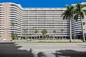 A11806192 — Miami Beach — 2