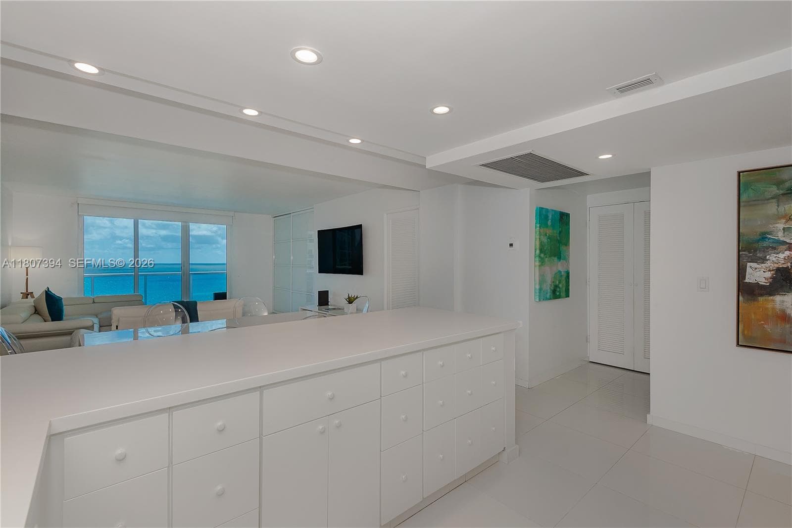 A11807394 — Miami Beach — 16