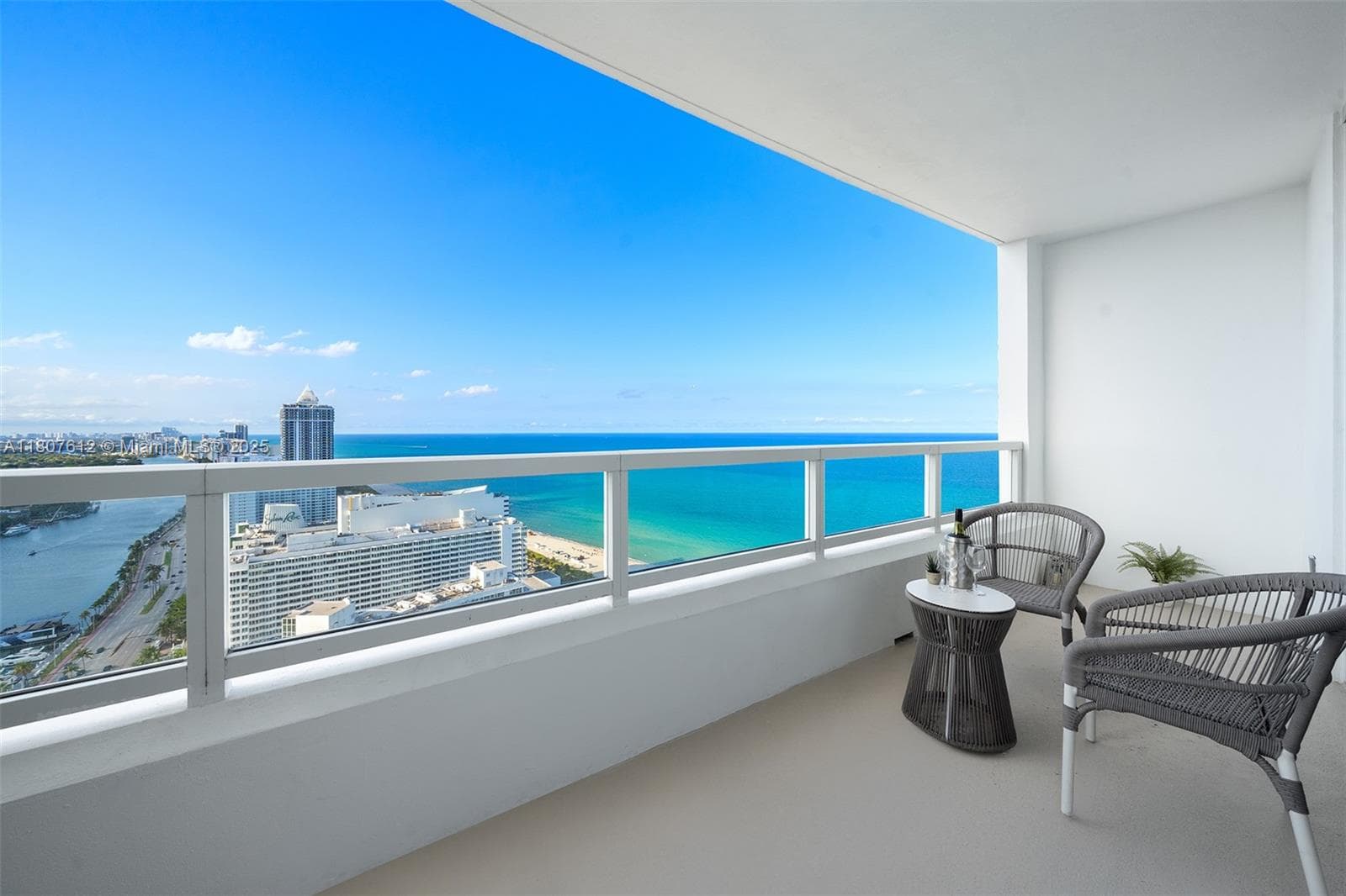 A11807612 — Miami Beach — 24