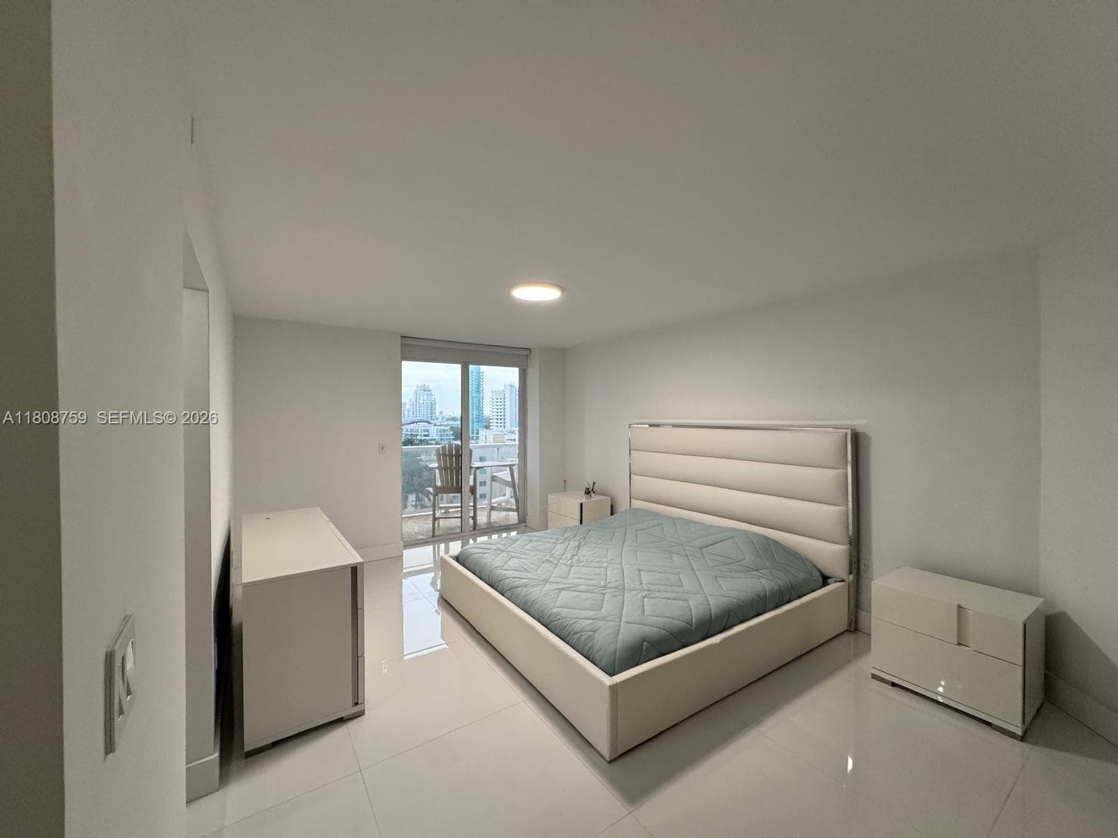 A11808759 — Miami Beach — 12
