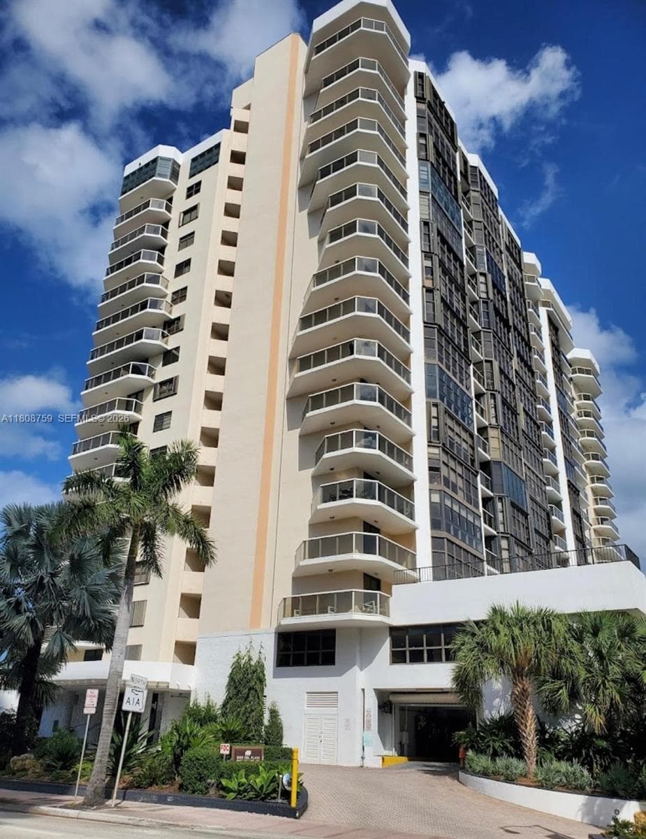 A11808759 — Miami Beach — 21