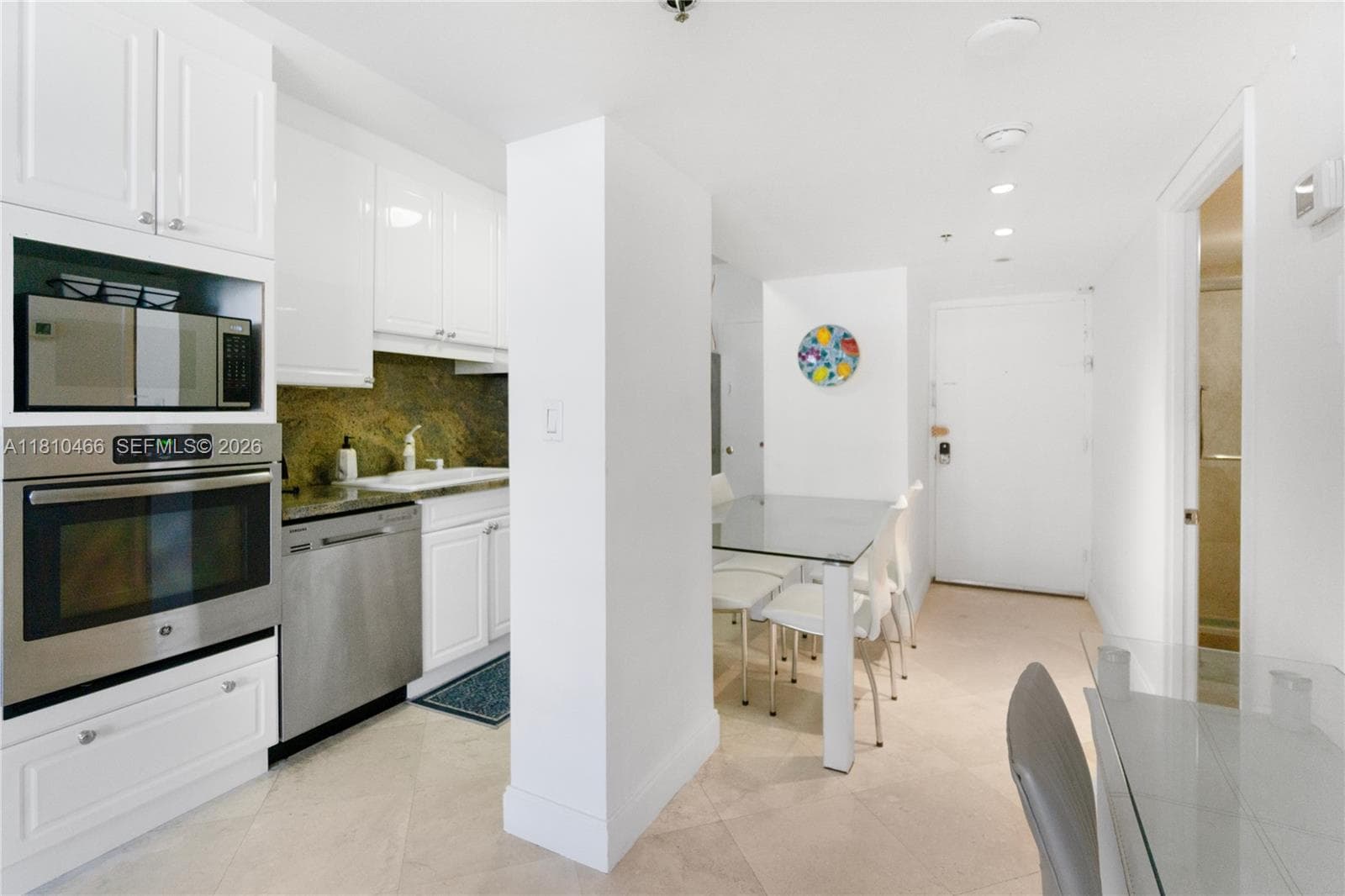A11810466 — Miami Beach — 9