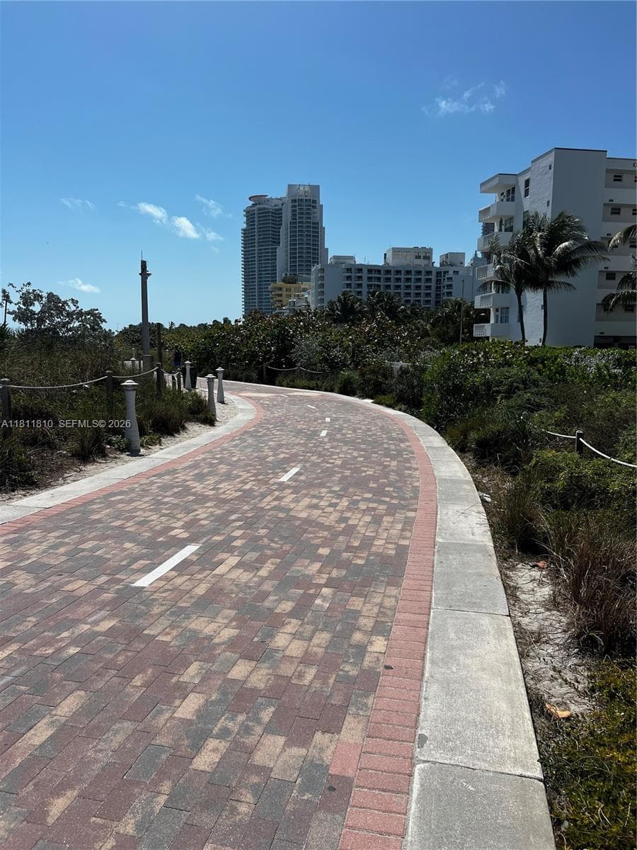 A11811810 — Miami Beach — 20