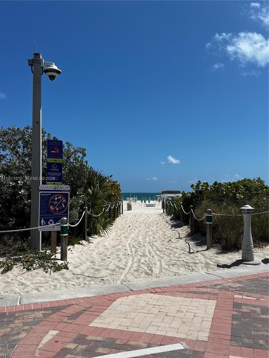 A11811810 — Miami Beach — 19