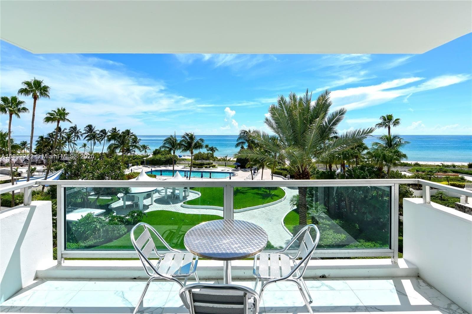 A11812212 — Miami Beach — 2