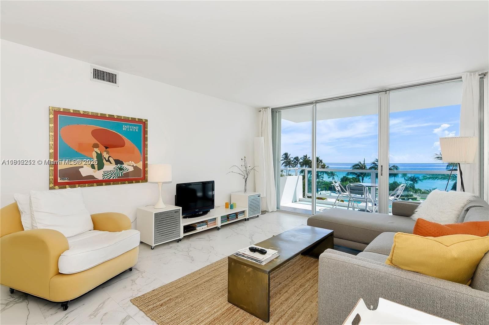 A11812212 — Miami Beach — 8