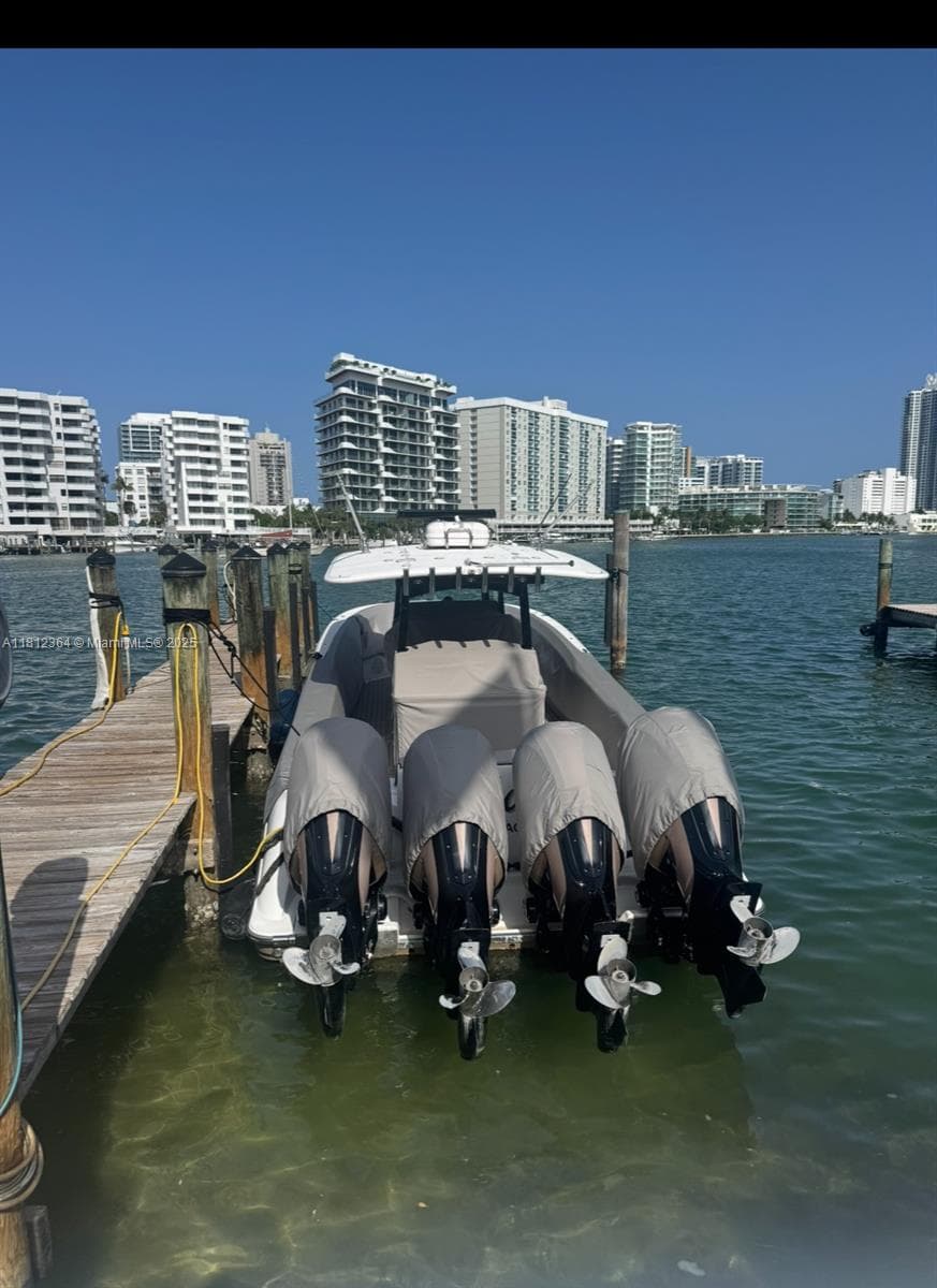 A11812364 — Miami Beach