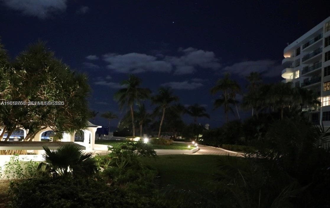 A11812766 — Miami Beach — 8