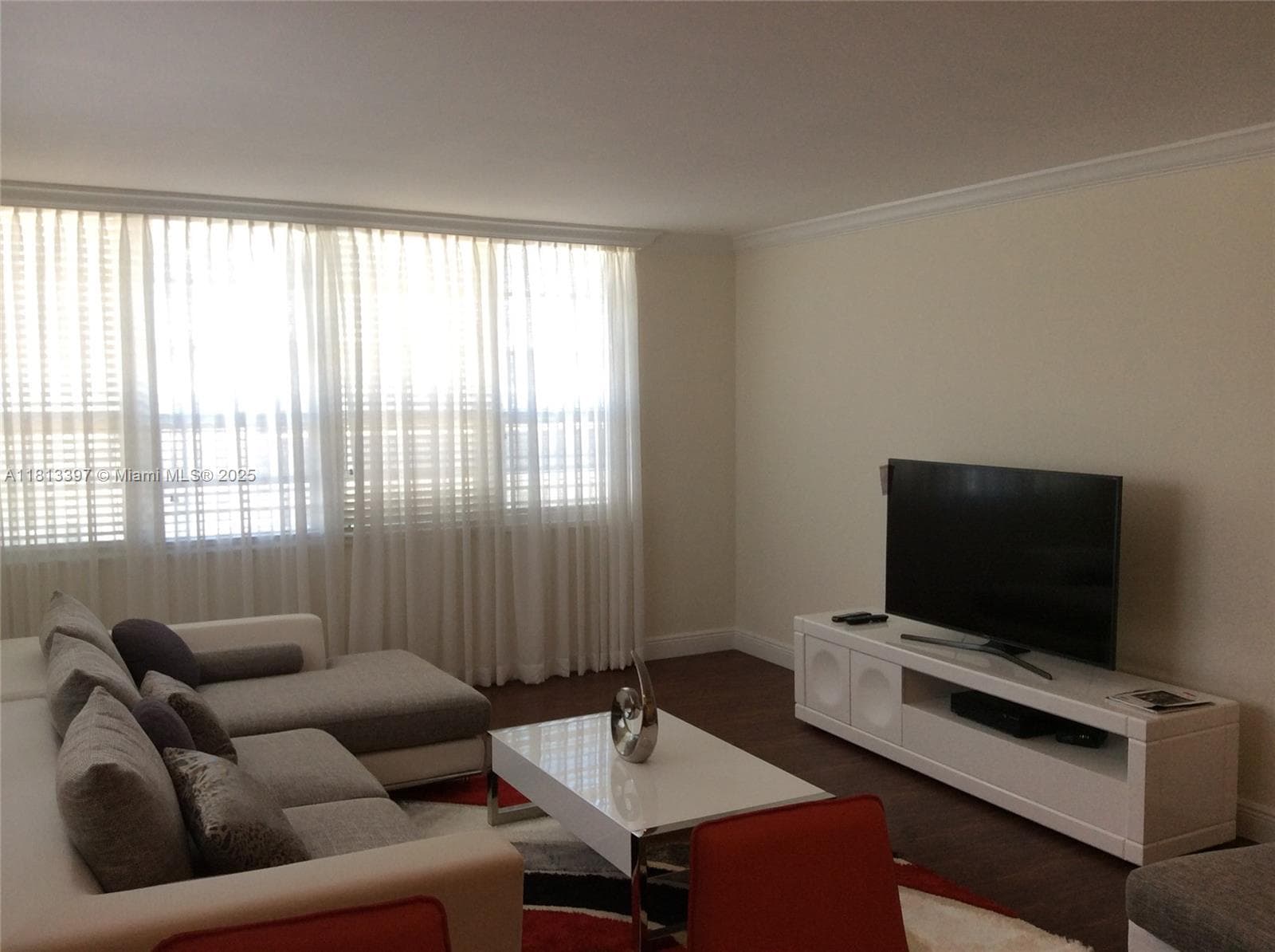 A11813397 — Miami Beach — 6