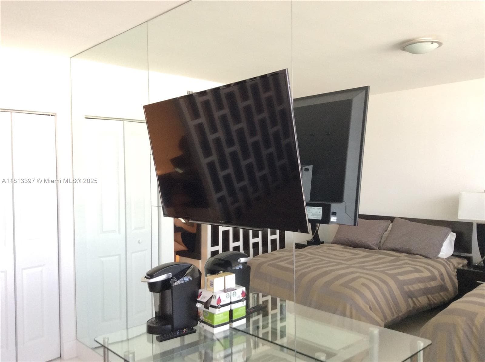 A11813397 — Miami Beach — 13