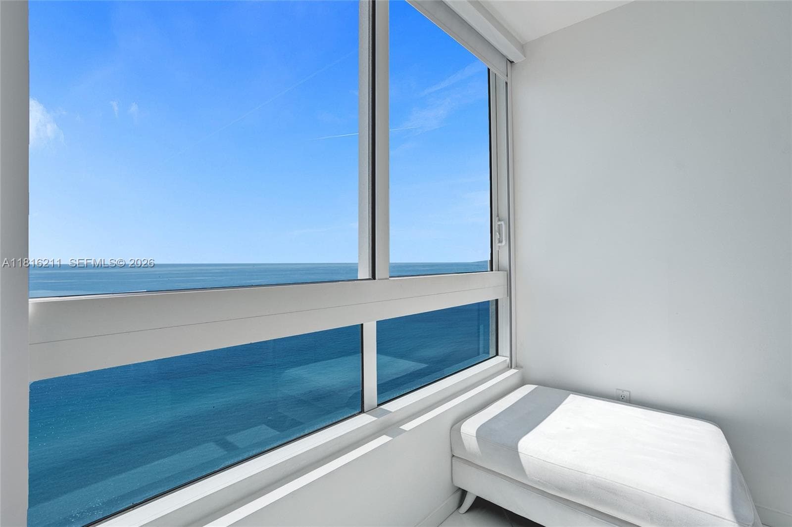 A11816211 — Miami Beach — 13
