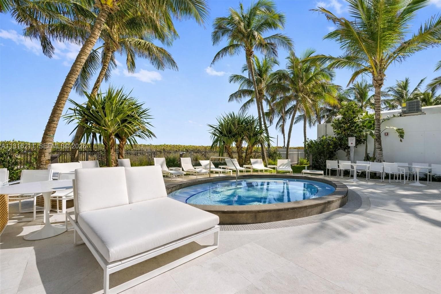 A11816211 — Miami Beach — 19